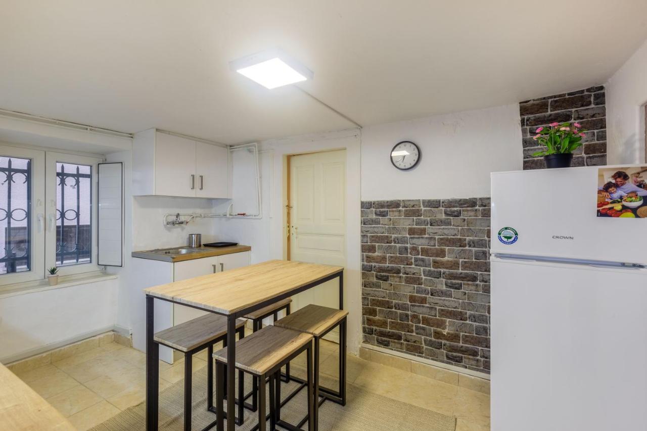 Charming In The Heart Of Plaka Apartment